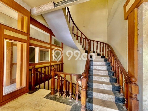 Ruko Dijual di Prime Area Jakarta Selatan Luas 320m2 Ruko Dijual di Prime Area Jakarta Selatan Luas 320m2