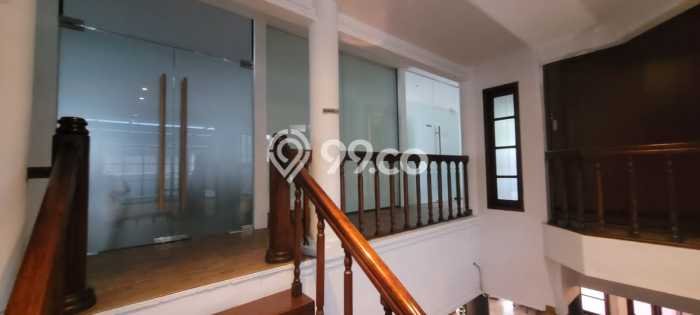 Unit Komersial Tersedia di Kemang Spesifikasi LB 650m2 Unit Komersial Tersedia di Kemang Spesifikasi LB 650m2