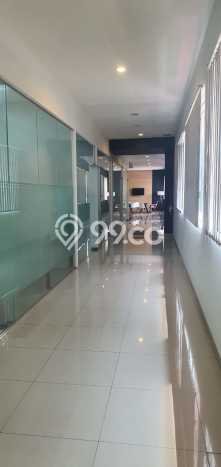 Gudang Area Premium Kawasan Cikarang, Luas 2200m², Jalan Utama Gudang Area Premium Kawasan Cikarang, Luas 2200m², Jalan Utama