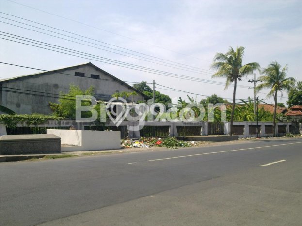 Dijual Gudang di Paiton Probolinggo LT 1100m2 / LB 300m2 Dijual Gudang di Paiton Probolinggo LT 1100m2 / LB 300m2