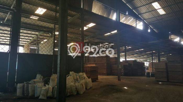 Gudang Disewa di Semarang dengan LB 13081m2 Area Komersial Ramai Gudang Disewa di Semarang dengan LB 13081m2 Area Komersial Ramai