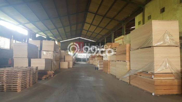 Gudang Disewa di Semarang dengan LB 13081m2 Area Komersial Ramai Gudang Disewa di Semarang dengan LB 13081m2 Area Komersial Ramai