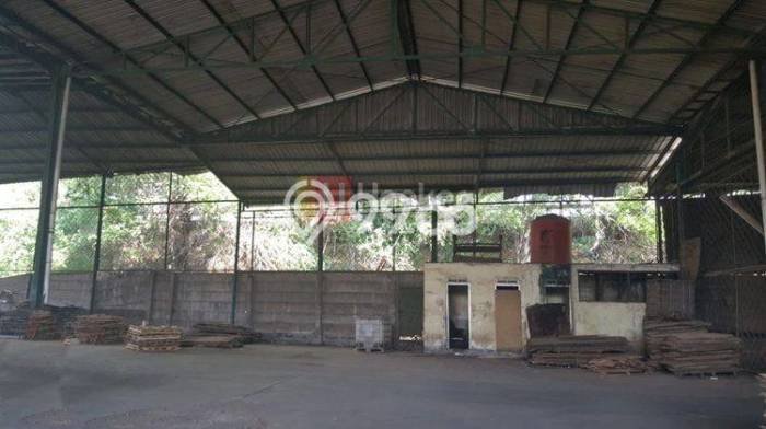 Gudang Disewa di Semarang dengan LB 13081m2 Area Komersial Ramai Gudang Disewa di Semarang dengan LB 13081m2 Area Komersial Ramai