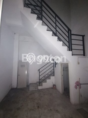 Ruko Komersial Dijual di Rungkut Surabaya LT 70m2 & LB 180m2 Ruko Komersial Dijual di Rungkut Surabaya LT 70m2 & LB 180m2