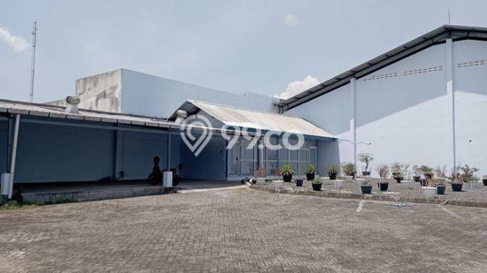 Unit Gudang Dijual di Grogol Solo Luas Tanah 5969m2, Luas Bangunan 2430m2 Unit Gudang Dijual di Grogol Solo Luas Tanah 5969m2, Luas Bangunan 2430m2