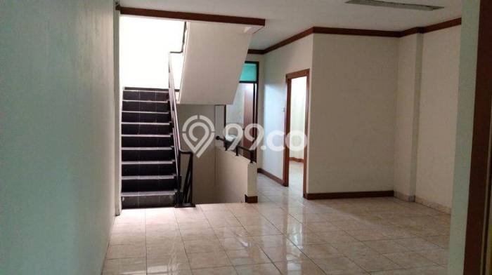 Ruko Disewakan Kawasan , Luas 225m2m², Lokasi Strategis Ruko Disewakan Kawasan , Luas 225m2m², Lokasi Strategis