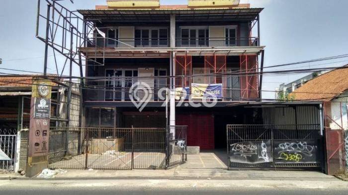 Ruko Strategis Kawasan , Luas 200m2m², Lokasi Bisnis, Akses Bandung, Bandung Ruko Strategis Kawasan , Luas 200m2m², Lokasi Bisnis, Akses Bandung, Bandung