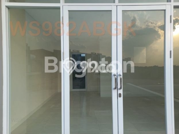 Gudang di Manyar, Luas 210m2m², Lokasi Premium Gudang di Manyar, Luas 210m2m², Lokasi Premium