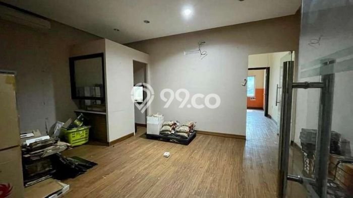 KEUNTUNGAN BERLIPAT! Ruko Kawasan Tebet, Luas 228m², Posisi Jalan Utama KEUNTUNGAN BERLIPAT! Ruko Kawasan Tebet, Luas 228m², Posisi Jalan Utama