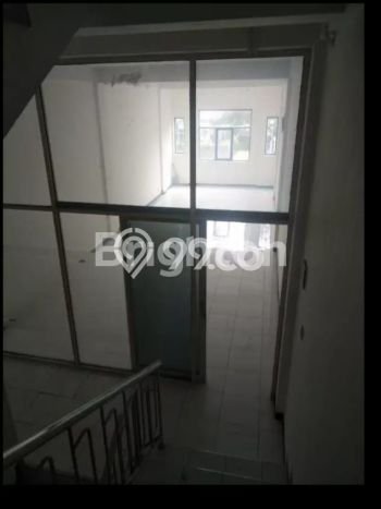 Ruko disewakan di Tegalsari Surabaya dengan luas bangunan 190m2 Ruko disewakan di Tegalsari Surabaya dengan luas bangunan 190m2