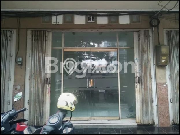Ruko disewakan di Tegalsari Surabaya dengan luas bangunan 190m2 Ruko disewakan di Tegalsari Surabaya dengan luas bangunan 190m2
