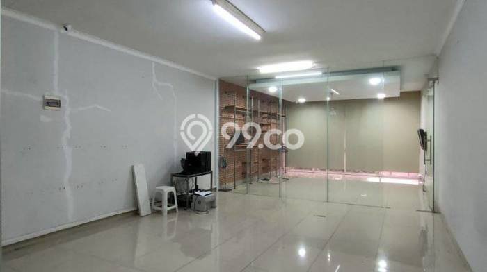 Area Ramai! Ruko Dijual di Holis Cigondewah untuk Bisnis Luas Bangunan 218m2 Area Ramai! Ruko Dijual di Holis Cigondewah untuk Bisnis Luas Bangunan 218m2