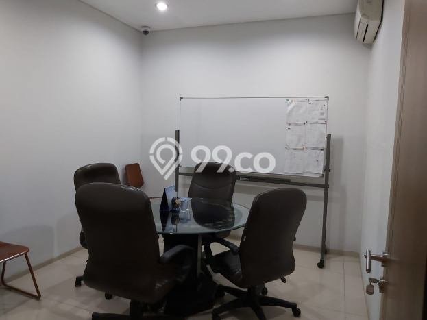 LOKASI PREMIUM! Ruko di Meruya, Luas 180m², Mainroad, Area Bisnis LOKASI PREMIUM! Ruko di Meruya, Luas 180m², Mainroad, Area Bisnis