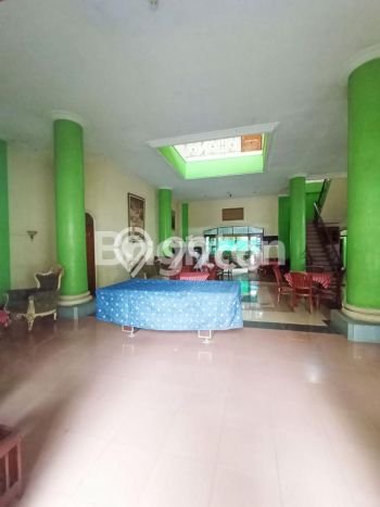 Komersial di Genteng, Luas 733m², Area Komersial, Strategis Komersial di Genteng, Luas 733m², Area Komersial, Strategis