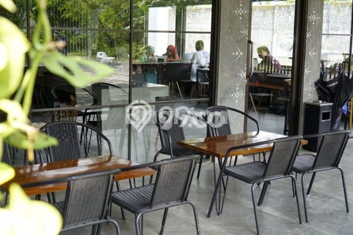 Komersial Bagus Dijual LB 1000m2 Lokasi Strategis Sleman Area Cocok untuk Berbisnis Komersial Bagus Dijual LB 1000m2 Lokasi Strategis Sleman Area Cocok untuk Berbisnis