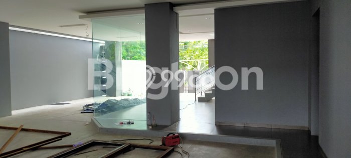 Disewakan Ruko di Kawasan Ramai Simpang Lima Luas 985m2 Disewakan Ruko di Kawasan Ramai Simpang Lima Luas 985m2
