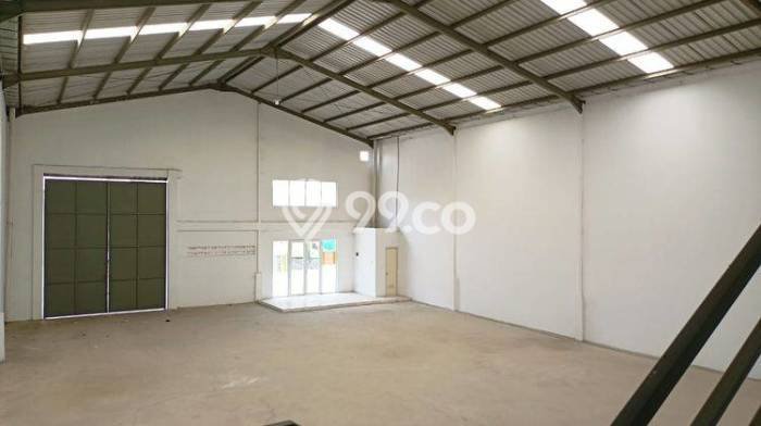 LOKASI STRATEGIS! Gudang di Teluk Naga, Luas 435m², Area Ramai, Siap Bisnis LOKASI STRATEGIS! Gudang di Teluk Naga, Luas 435m², Area Ramai, Siap Bisnis