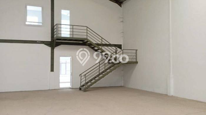 LOKASI STRATEGIS! Gudang di Teluk Naga, Luas 435m², Area Ramai, Siap Bisnis LOKASI STRATEGIS! Gudang di Teluk Naga, Luas 435m², Area Ramai, Siap Bisnis