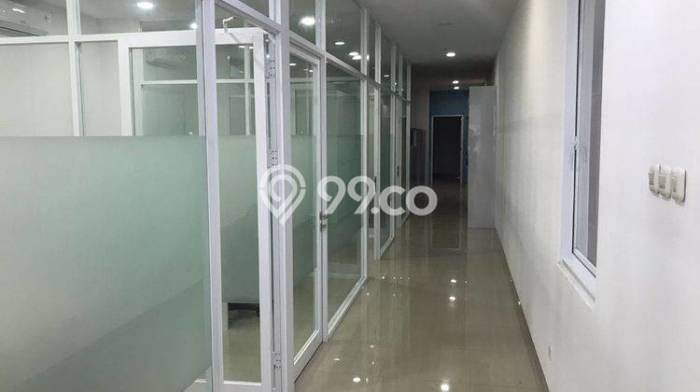 Disewakan Gudang di Kawasan Ramai BSD Luas 612m2 Disewakan Gudang di Kawasan Ramai BSD Luas 612m2