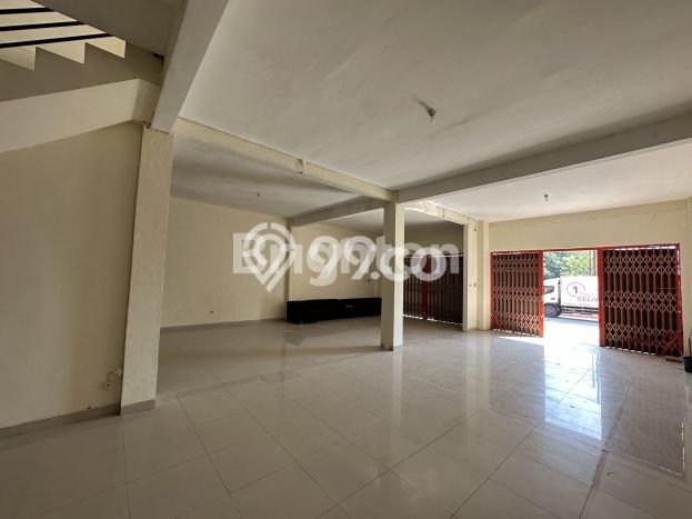 Disewakan Ruko komersial di Colomadu luas bangunan 300m2 Disewakan Ruko komersial di Colomadu luas bangunan 300m2