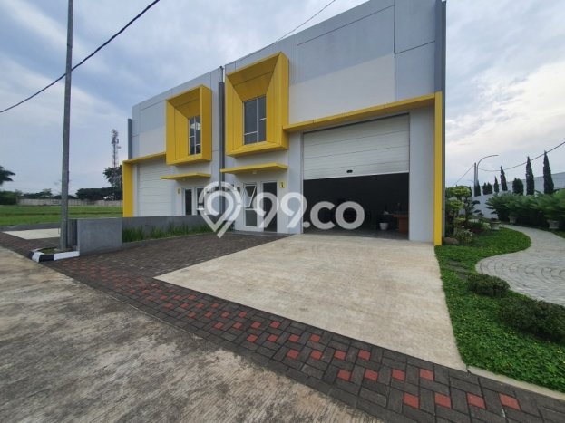 LOKASI PREMIUM! Gudang di Batujajar, Luas 162m², Akses Strategis LOKASI PREMIUM! Gudang di Batujajar, Luas 162m², Akses Strategis