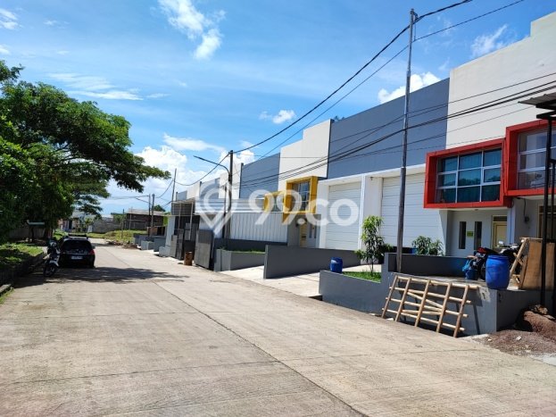 Gudang Dijual Lokasi Emas di Kutawaringin Luas 102m2 Gudang Dijual Lokasi Emas di Kutawaringin Luas 102m2