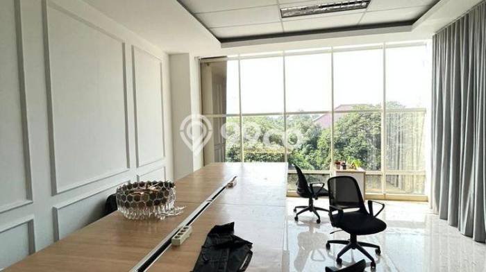 Unit Kantor Dijual di Jakarta Selatan LT 320m2 & LB 700m2 Unit Kantor Dijual di Jakarta Selatan LT 320m2 & LB 700m2