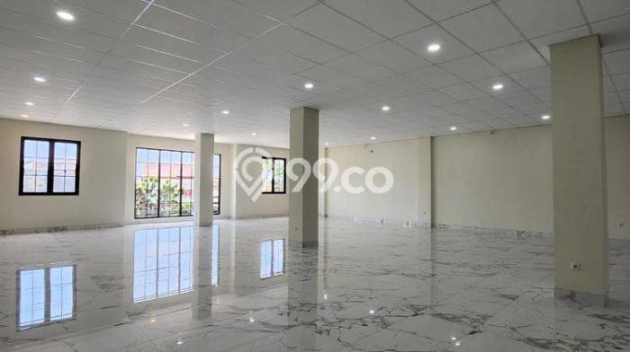 Unit Kantor Dijual di Jakarta Timur LT 231m2 & LB 750m2 Unit Kantor Dijual di Jakarta Timur LT 231m2 & LB 750m2