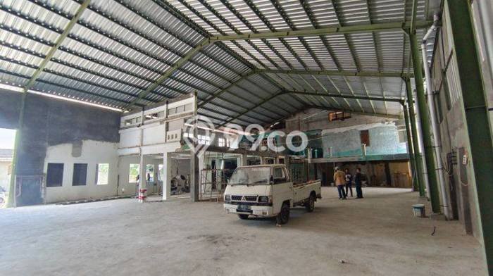 Unit Gudang Disewakan di Soekarno Hatta di Area Ramai & Strategis Unit Gudang Disewakan di Soekarno Hatta di Area Ramai & Strategis