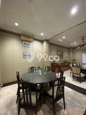 KEUNTUNGAN BERLIPAT! Kantor di Kebayoran Baru, Luas 1500m², Pusat Komersial KEUNTUNGAN BERLIPAT! Kantor di Kebayoran Baru, Luas 1500m², Pusat Komersial