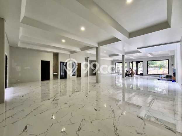 Unit Kantor Disewakan di Senopati di Area Ramai & Strategis Unit Kantor Disewakan di Senopati di Area Ramai & Strategis