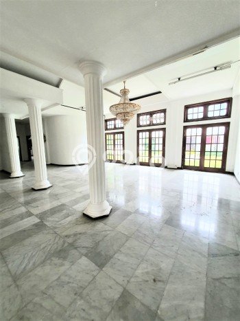 Ruko Kawasan Kemang, Luas 1000m², Pusat Bisnis, Lokasi Strategis Ruko Kawasan Kemang, Luas 1000m², Pusat Bisnis, Lokasi Strategis