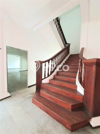 Ruko Kawasan Kemang, Luas 1000m², Pusat Bisnis, Lokasi Strategis Ruko Kawasan Kemang, Luas 1000m², Pusat Bisnis, Lokasi Strategis