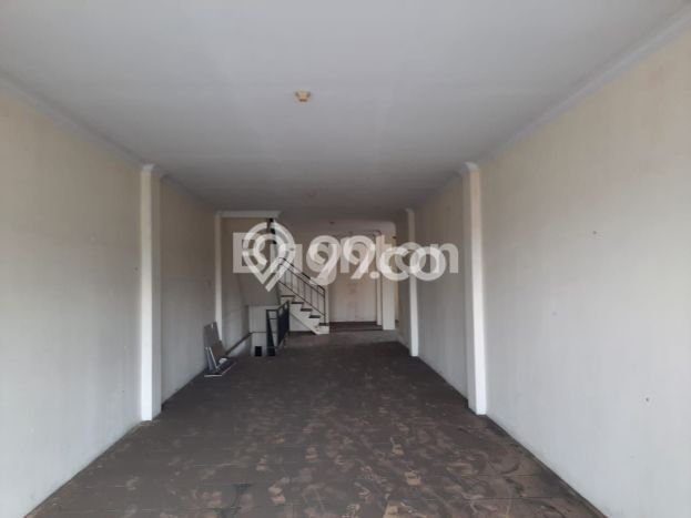 LOKASI PREMIUM! Ruko di , Luas 240m2m², Pusat Komersial LOKASI PREMIUM! Ruko di , Luas 240m2m², Pusat Komersial