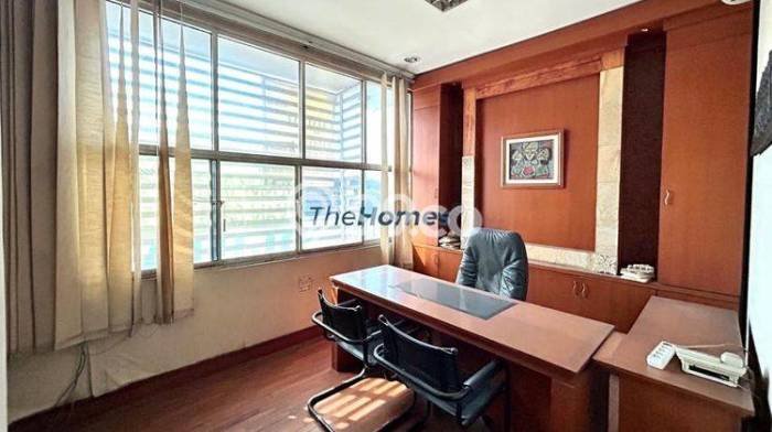 Ruko Dijual di Tebet LT 106m2, LB 192m2 Solusi Investasi Cerdas Ruko Dijual di Tebet LT 106m2, LB 192m2 Solusi Investasi Cerdas