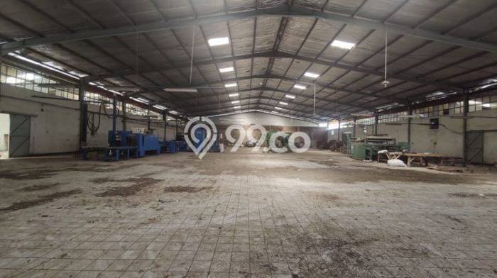 LOKASI STRATEGIS! Gudang di , Luas 3200m2m², Area Ramai, Siap Bisnis LOKASI STRATEGIS! Gudang di , Luas 3200m2m², Area Ramai, Siap Bisnis