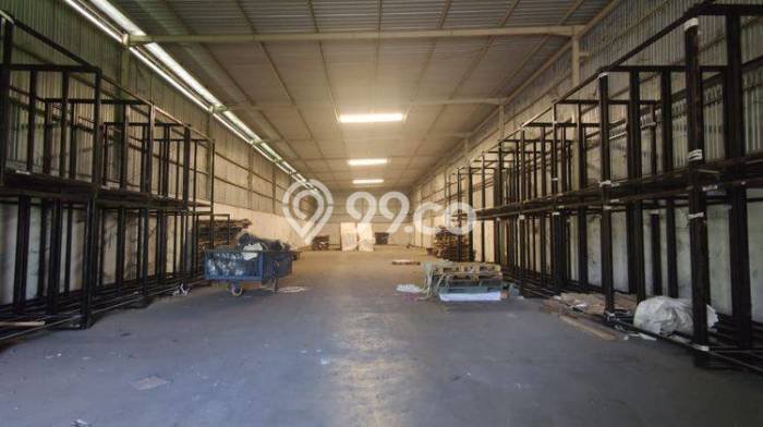 LOKASI STRATEGIS! Gudang di , Luas 3200m2m², Area Ramai, Siap Bisnis LOKASI STRATEGIS! Gudang di , Luas 3200m2m², Area Ramai, Siap Bisnis