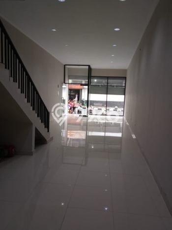 Ruko Strategis di , Luas 238m2m², Area Komersial Ruko Strategis di , Luas 238m2m², Area Komersial