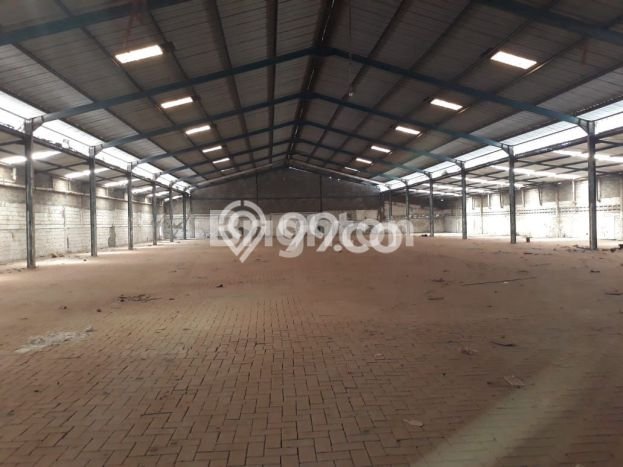 Gudang Strategis di Margomulyo, Luas 1950m2m², Area Bisnis Gudang Strategis di Margomulyo, Luas 1950m2m², Area Bisnis