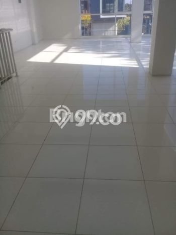 Ruko Disewakan di Citraland, Luas 194m2m², Lokasi Komersial, Akses Utama Ruko Disewakan di Citraland, Luas 194m2m², Lokasi Komersial, Akses Utama