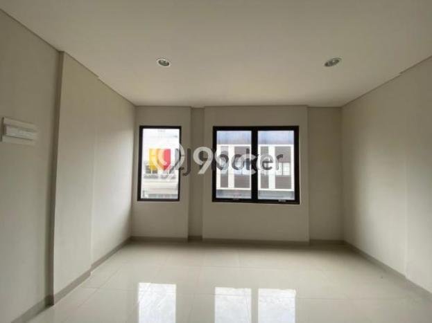 Ruko Dijual di Tangerang LT 176m2 & LB 373m2 Lokasi Terbaik! Ruko Dijual di Tangerang LT 176m2 & LB 373m2 Lokasi Terbaik!