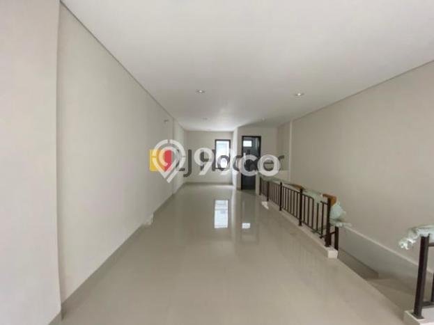 Ruko Dijual di Tangerang LT 176m2 & LB 373m2 Lokasi Terbaik! Ruko Dijual di Tangerang LT 176m2 & LB 373m2 Lokasi Terbaik!