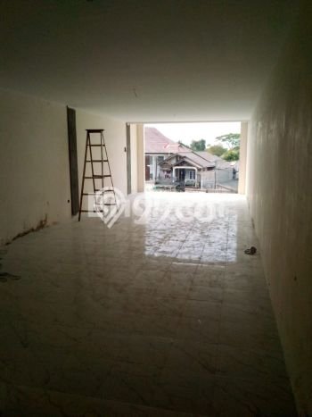 Ruko Dijual di Cimanggis Depok dengan Luas Bangunan 189m2 Ruko Dijual di Cimanggis Depok dengan Luas Bangunan 189m2