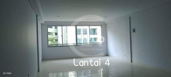 AREA KOMERSIAL! Ruko Kawasan Central Park, Luas 300m², Jalan Raya AREA KOMERSIAL! Ruko Kawasan Central Park, Luas 300m², Jalan Raya