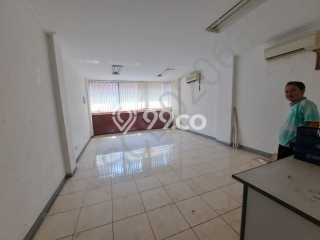 Ruko Bagus Dijual LB 303m2 Lokasi Strategis Jakarta Barat Area Cocok untuk Bisnis Ruko Bagus Dijual LB 303m2 Lokasi Strategis Jakarta Barat Area Cocok untuk Bisnis