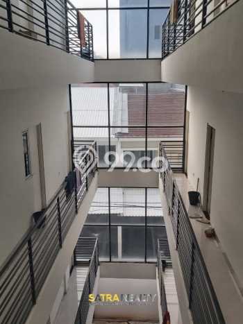 Komersial Dijual di Prime Area Jakarta Barat Luas 290m2 Komersial Dijual di Prime Area Jakarta Barat Luas 290m2