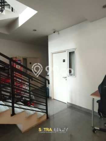 Komersial Dijual di Prime Area Jakarta Barat Luas 290m2 Komersial Dijual di Prime Area Jakarta Barat Luas 290m2