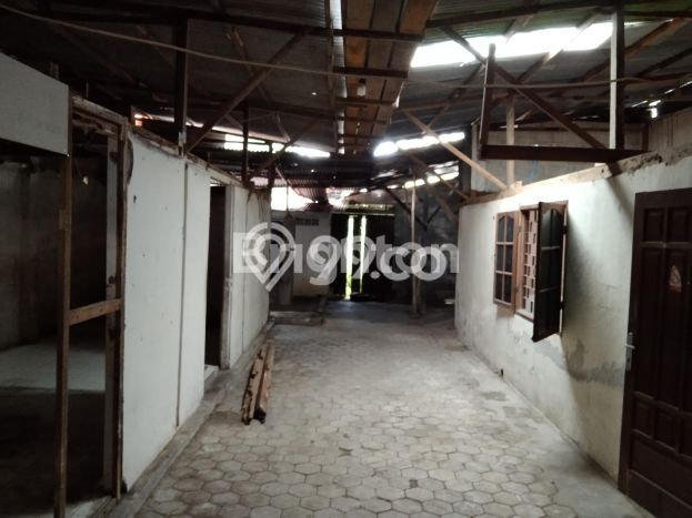 Unit Gudang Dijual di Banguntapan Bantul Luas Tanah 880m2, Luas Bangunan 253m2 Unit Gudang Dijual di Banguntapan Bantul Luas Tanah 880m2, Luas Bangunan 253m2