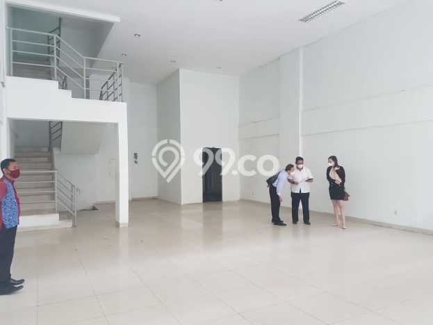LOKASI STRATEGIS! Ruko di Kelapa Gading, Luas 650m², Area Komersial LOKASI STRATEGIS! Ruko di Kelapa Gading, Luas 650m², Area Komersial