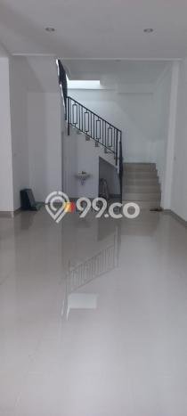 AREA KOMERSIAL! Ruko Disewakan di Jelambar, Luas 216m², Akses Strategis, Ready Operasi AREA KOMERSIAL! Ruko Disewakan di Jelambar, Luas 216m², Akses Strategis, Ready Operasi